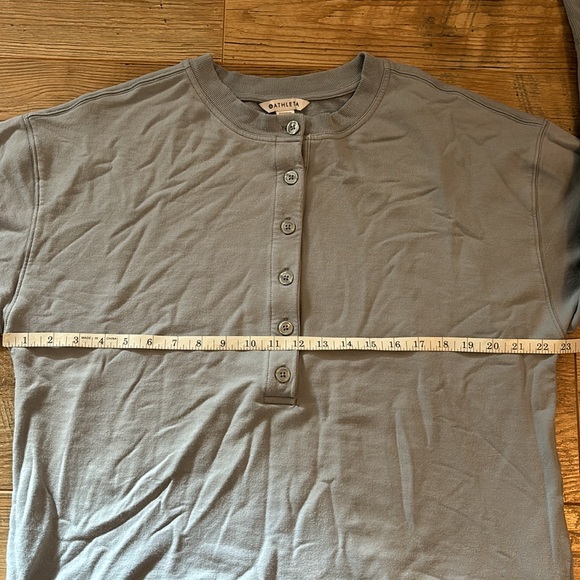 Athleta Balance Henley Baby Blue Sweatshirt, Women’s size Large - Picture 5 of 7